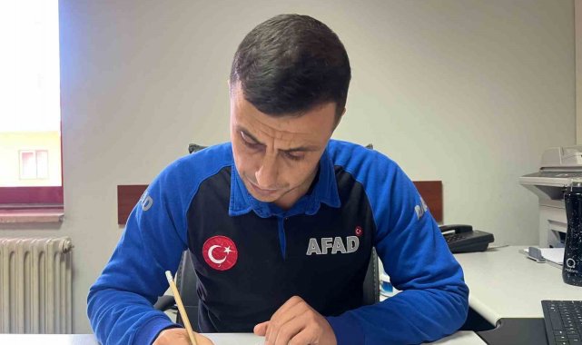 AFAD, Afyonkarahisar'dan 60 tır çadır ve yatak gönderdi