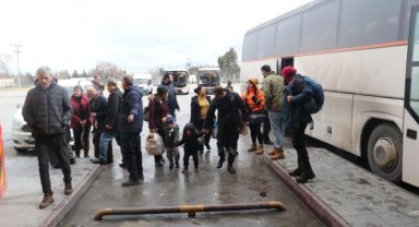 Afet bölgelerinden ayrılan depremzedeler, Eskişehir'e ulaştı