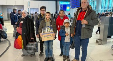 Afet bölgesindeki binlerce depremzede tahliye uçuşlarıyla İstanbul'a geliyor