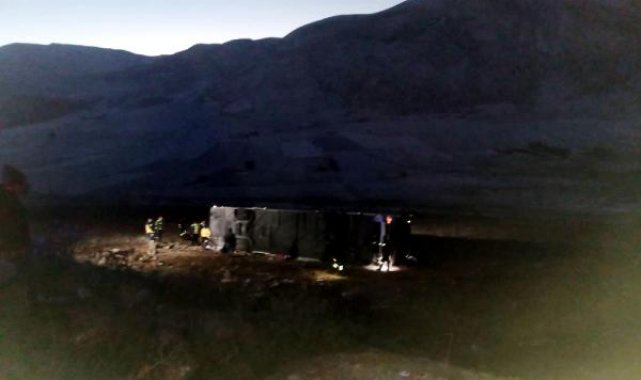 Afyonkarahisar'da yolcu otobüsü devrildi: 6 ölü, 36 yaralı