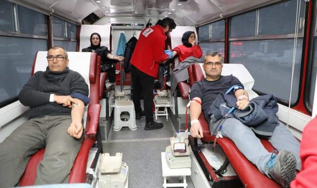 Afyonkarahisar'dan ilk gün 450 ünite kan bağışı