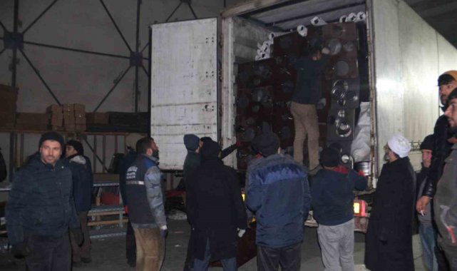 Ağrı'dan sekizinci yardım tırı afet bölgesine gönderildi