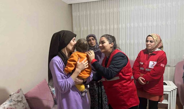 Ağrı'ya gelen depremzedelerin yaraları sarılıyor