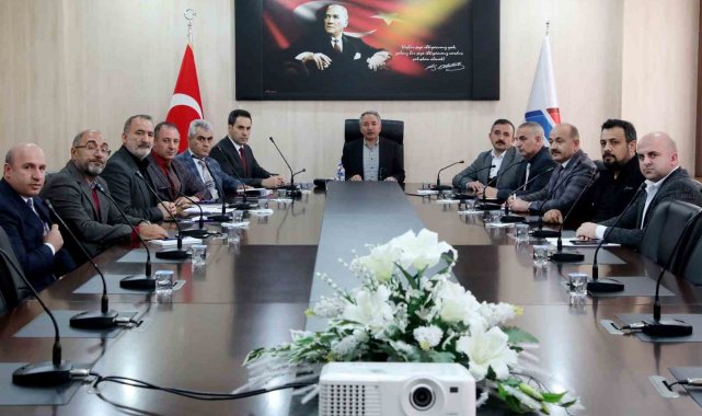AİÇÜ'de "Yardım Kampanyası Eylem Planı Değerlendirme Toplantısı" yapıldı
