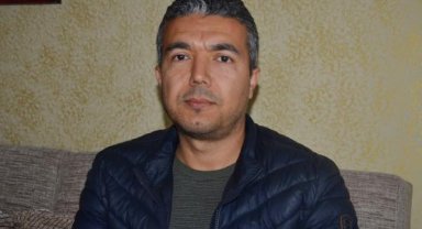 Akademisyen, sınavı arkadaşı yapınca yıkılan evinin enkazında kalmaktan kurtuldu