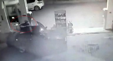 Akaryakıt istasyonunda silahlı saldırı kamerada