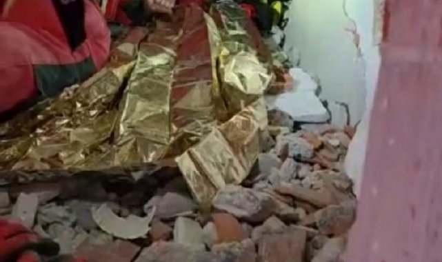 AKUT Kuşadası ekibi 19 saat sonra Alperen'i kurtardı