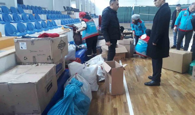 Alaplı spor salonuna yardım yağıyor