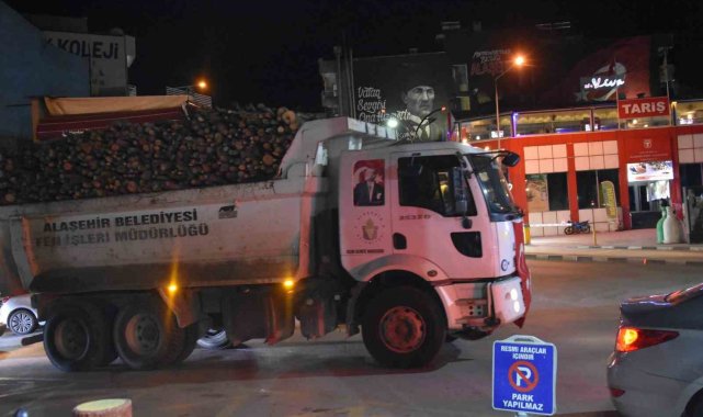 Alaşehirliler depremzedeler için kenetlendi