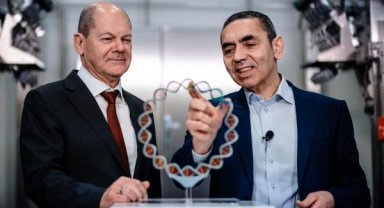 Almanya Başbakanı Scholz, BioNTech'i ziyaret etti