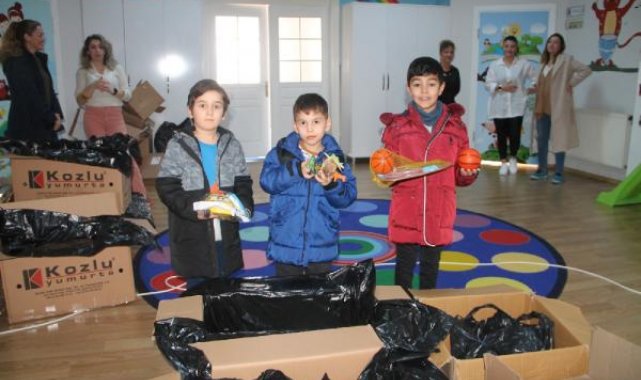 Amasyalı akranlarından depremzedelere oyuncak