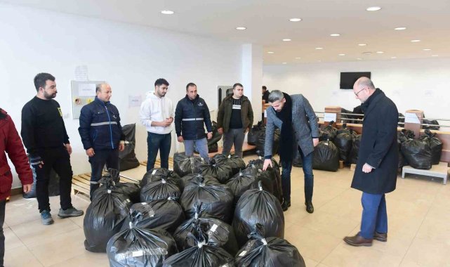 Anadolu Üniversitesi'nde toplanan yardımlar deprem bölgesine ulaştı