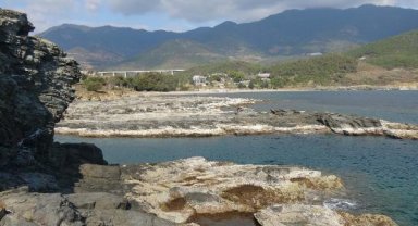 Anamur ve Bozyazı'da deniz çekildi