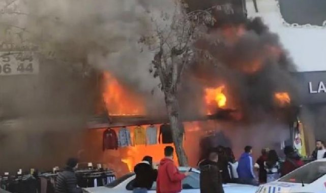 Ankara'da giyim mağazası alev alev yandı