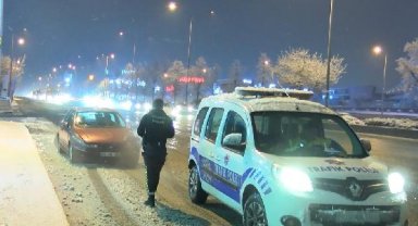 ANKARA'DA KAR YAĞIŞI ETKİSİNİ ARTIRDI  