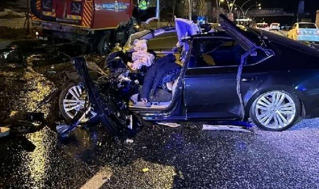 Ankara'da sulama tankerine çarpan otomobilin sürücüsü öldü