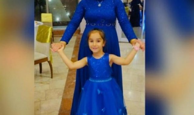 Anne ve 2 çocuğunun cenazeleri, enkaz altında birbirlerine sarılı bulundu
