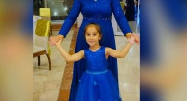 Anne ve 2 çocuğunun cenazeleri, enkaz altında birbirlerine sarılı bulundu