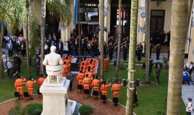 Arjantin'in arama kurtarma ekibine teşekkür belgesi verildi