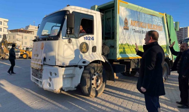 Artuklu Belediyesi, 60 personel 20 araçla afet bölgesine gidiyor
