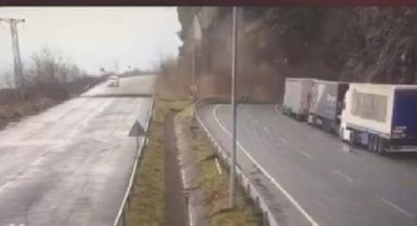 Artvin'de tünel girişinde heyelan