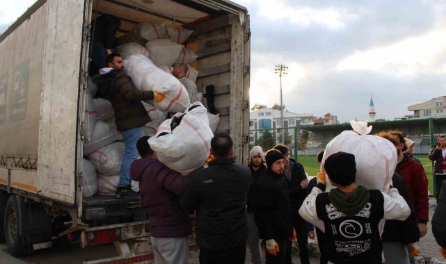 Aydın'dan 138 yardım tırı afet bölgelerine gönderildi