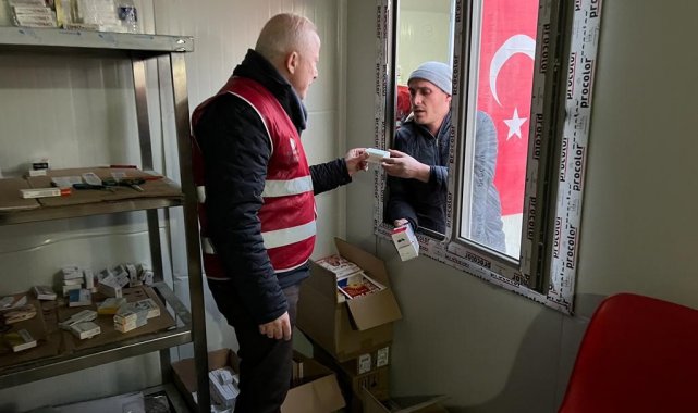Aydınlı gönüllü eczacılardan, depremzedelere ilaç hizmeti
