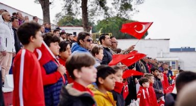 Ayvalıkgücü ve Edremit depremzedeler için sahada