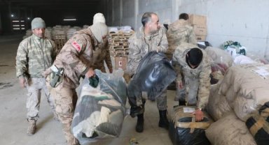 Azerbaycan'dan gönderilen yardım malzemeleri ve jeneratörler Şanlıurfa'ya geldi