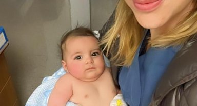 Azra bebek, 30 saat sonra annesi ve ablası ile enkazdan kurtarıldı