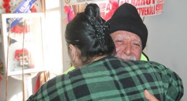 Baba 16, kızı 81 saat sonra çıkarıldı; buluşmada ölen ve enkazdaki yakınları için ağladılar