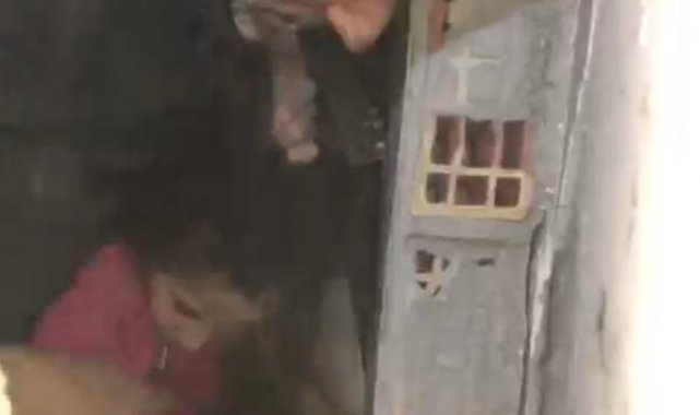 Baba ve kucağındaki kızı, 141 saat sonra kurtarıldı