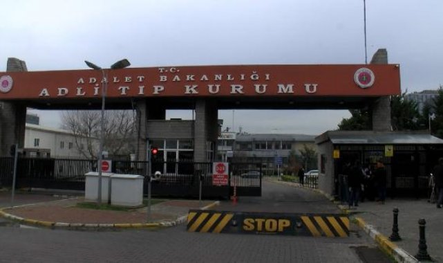 Bahçelievler'deki İETT otobüsü kazasında ölen kadının cenazesi Adli Tıp'tan alındı