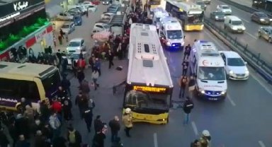 Bahçelievler'de İETT otobüsü durağa girdi, yaralılar var