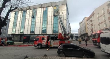 Bahçelievler'de iş merkezinde yangın