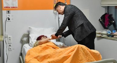 Bahçelievler'de yaralı depremzedeler ziyaret edildi