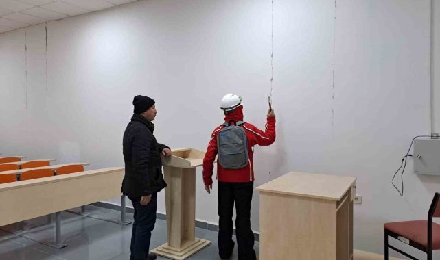 BAİBÜ deprem bölgesinde hasar tespit çalışması yapıyor