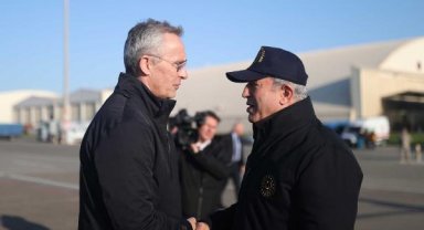 Bakan Akar, Adana'da NATO Genel Sekreteri Stoltenberg ile görüştü