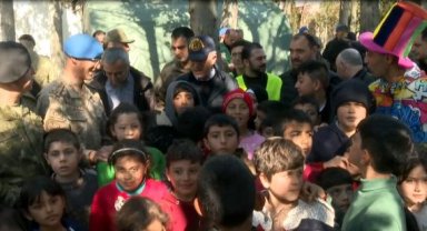 Bakan Akar'dan, Kahramanmaraş'ta sahra hastanesi ziyareti