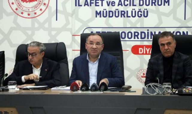 Bakan Bozdağ, Diyarbakır'daki deprem bilançosunu açıkladı; 255 ölü, 901 yaralı