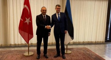 Bakan Çavuşoğlu Estonyalı mevkidaşı ile görüştü