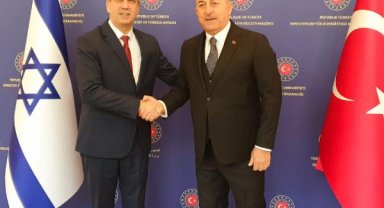 Bakan Çavuşoğlu: İsrail, Türkiye'ye ilk destek gönderen ülkelerden oldu