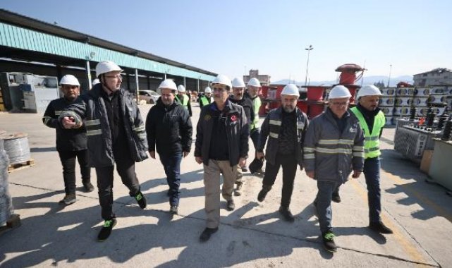 Bakan Dönmez, Hatay'da elektrik dağıtım işçileri ile bir araya geldi
