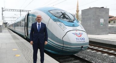 Bakan Karaismailoğlu: 2022'de 321 milyon yolcu raylı sistemlerimizle seyahat etti