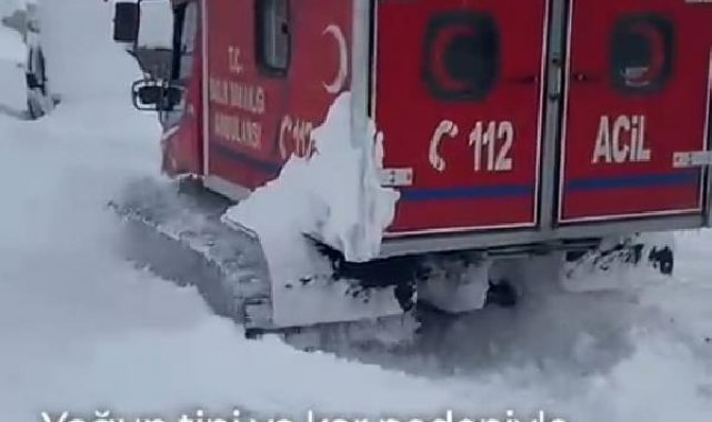 Bakan Koca: Van'da bir köyden çağrı aldığımız hastaya, ekiplerimiz Snowtrack ambulansla ulaştı