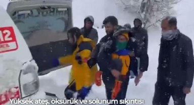 Bakan Koca: Yolu kapanan köydeki engelli hastamız hastaneye nakledildi