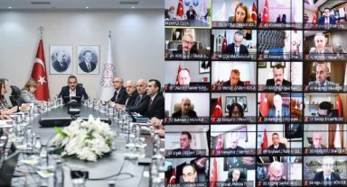 Bakan Özer, 71 ilin milli eğitim müdürüyle toplantı yaptı