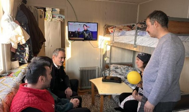 Bakan Özer, Beydağı Geçici Barınma Merkezini ziyaret etti