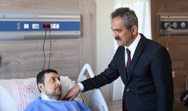 Bakan Özer: Deprem bölgesindeki öğretmenlerin nakilleri sürecini hafta sonu başlatacağız