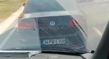 Bakırköy'de otomobil sürücüsü sirenleri çalan ambulansa yol vermedi